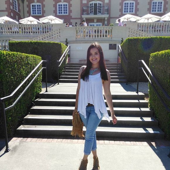 Meet your Posher, Sayra - Picture 1 of 1